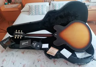 Gibson ES-335 Sunburst Satin -- 2024 -- IMPECABLE