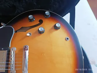 Gibson ES-335 Sunburst Satin -- 2024 -- IMPECABLE