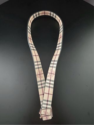 Cinturón Burberry Negro Hebilla TB