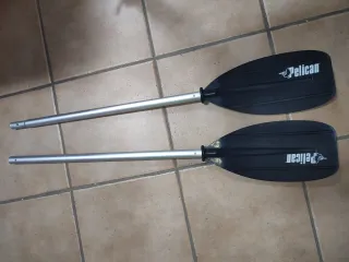 Kayak infantil verde con asiento