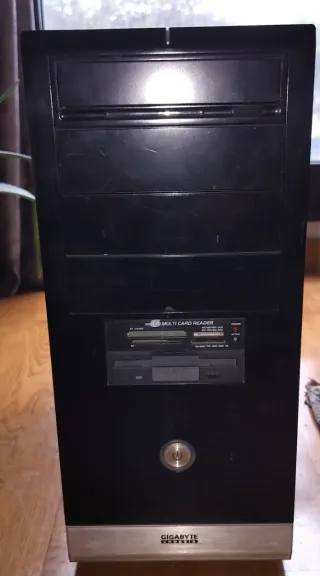 Ordenador Sobremesa Gigabyte AMD