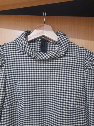 Vestido cuadros elástico, muy comodo y elegante. 