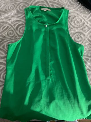 Blusa Banana Republic verde sin mangas