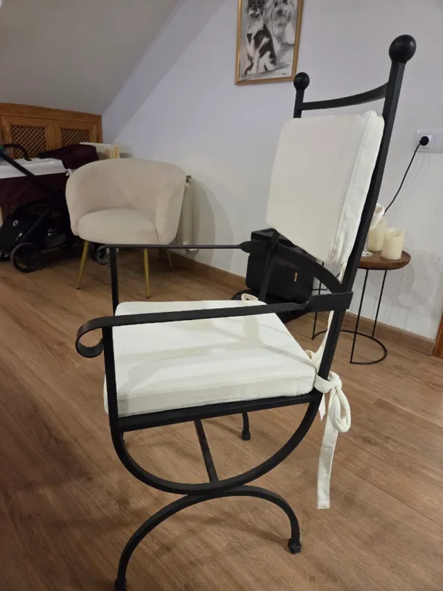 Sillas de hierro forjado con cojines