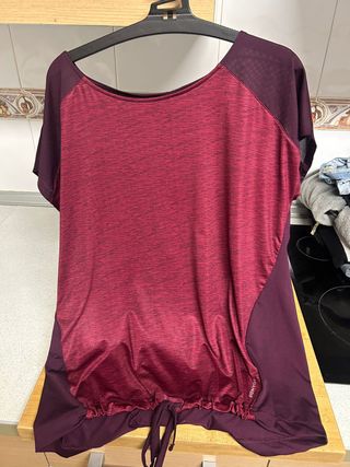 Camiseta deportiva DOMYOS roja