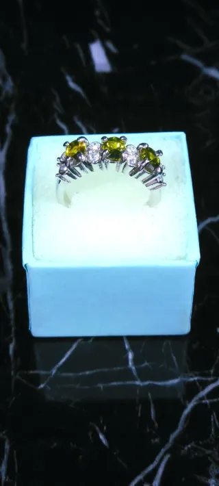 NEGOCIABLE Anillo Plata,Gemas Verdes y Diamantes