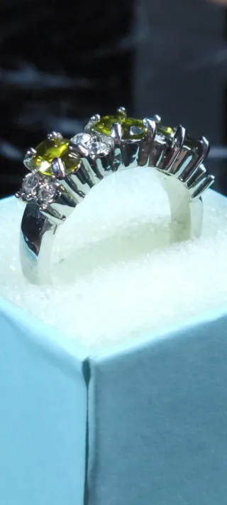 NEGOCIABLE Anillo Plata,Gemas Verdes y Diamantes