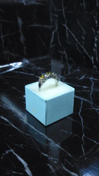 NEGOCIABLE Anillo Plata,Gemas Verdes y Diamantes