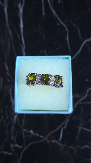 NEGOCIABLE Anillo Plata,Gemas Verdes y Diamantes
