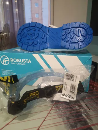 Zapatos de seguridad Robusta y gafas de seguridad 
