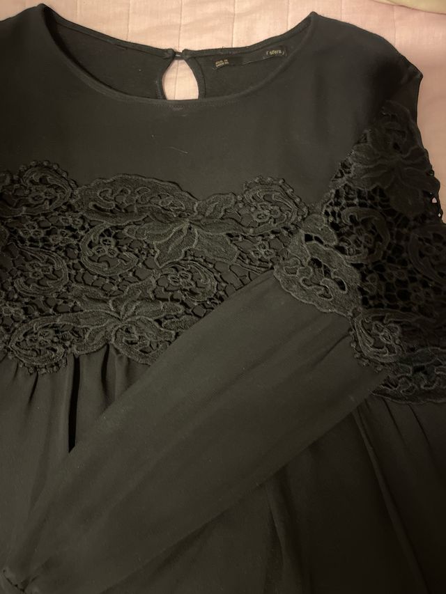 Blusa Sfera Negra Encaje Manga Larga