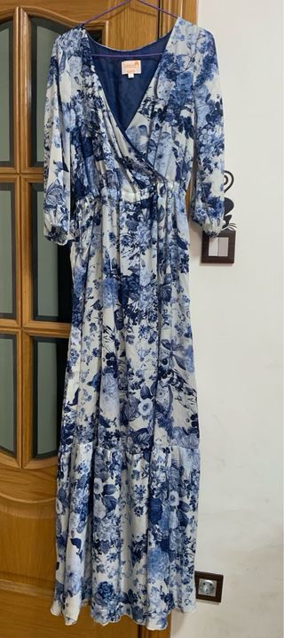 Vestido largo Dolores Promesas floral azul