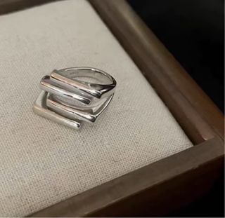 Anillo de Plata Diseño Moderno