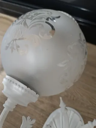 Aplique de pared. Funciona Con grabado de flores