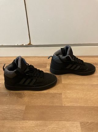 Zapatillas Adidas Negras y Azules