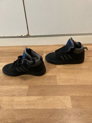 Zapatillas Adidas Negras y Azules