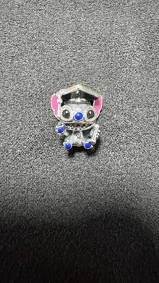 Charm Lilo Stitch Graduado