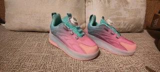 Deportivas con ruedas y luces LED