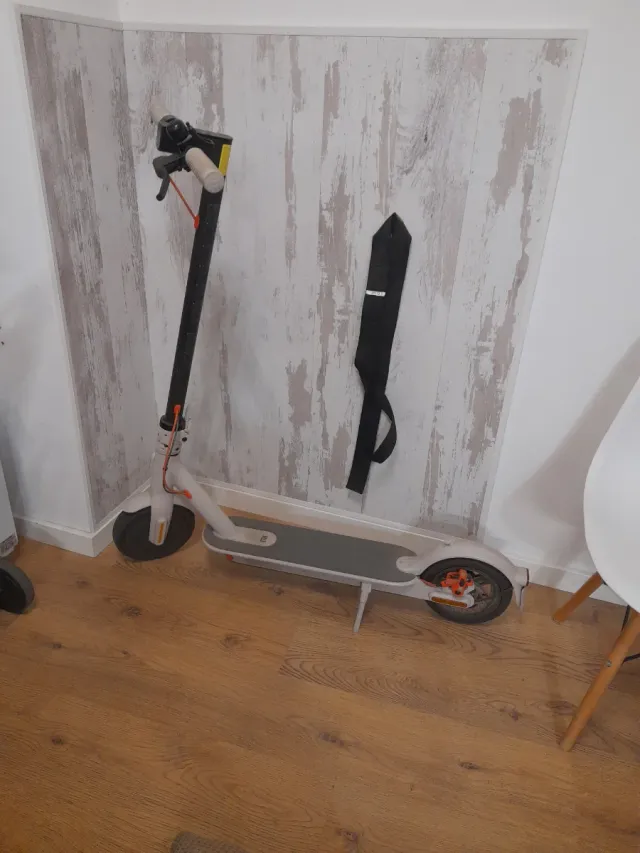Patinete Eléctrico Xiaomi Mi Scooter 3