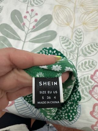 Falda pantalón verde con estampado floral