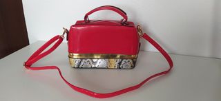 Bolso charol rojo y dorado
