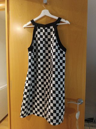 Vestido corto cuadros blanco y negro