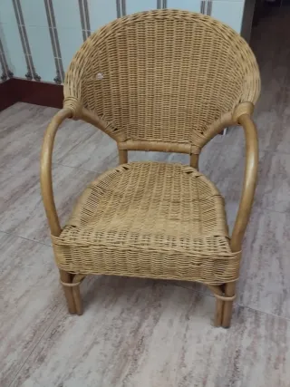 Sillón infantil de mimbre