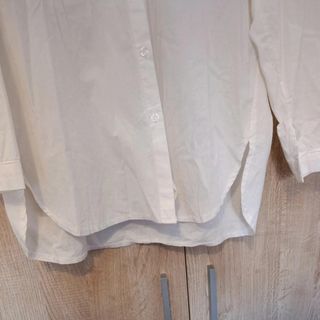 Camisa blanca de manga larga