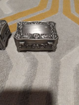 2 Cajas Joyero Metálicas Decoradas
