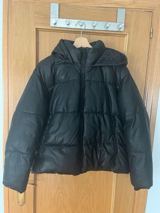 Abrigo acolchado negro Zara