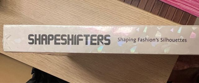 Libro Shape Shifters: Shaping Fashion's Silhouette