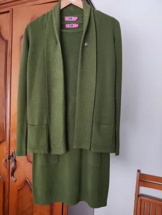 Conjunto verde de punto , mujer