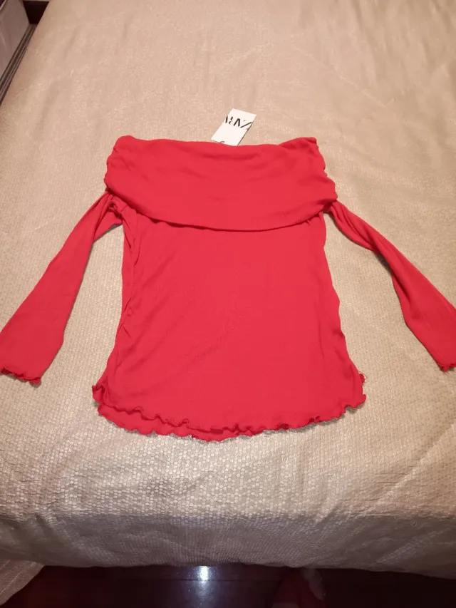Top Zara Hombro Descubierto Rojo
