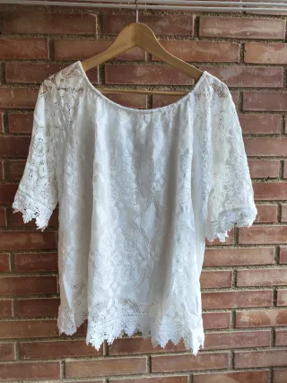 Camiseta blanca de encaje