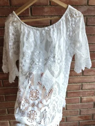 Camiseta blanca de encaje