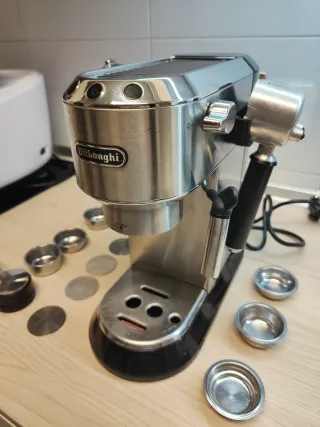 Cafetera Delonghi y Molinillo Graef