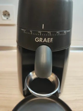 Cafetera Delonghi y Molinillo Graef