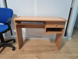 Escritorio y Silla de Oficina