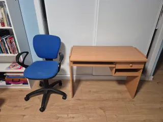 Escritorio y Silla de Oficina