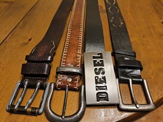 4 cinture Diesel marroni e nere da uomo