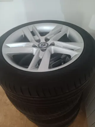 Llantas Volvo 17 con neumáticos