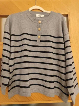 Jersey rayas gris y negro botones dorados