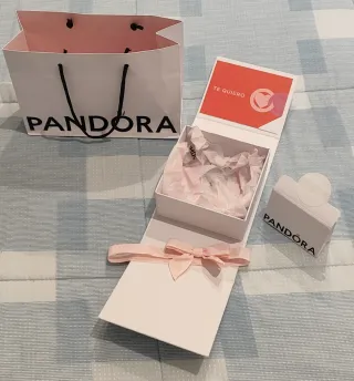 Bolsa y caja Pandora