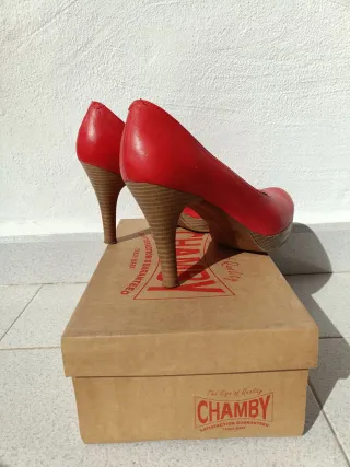 Tacones rojos Chamby