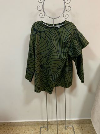 Blusa COS verde talla M