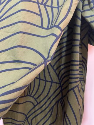 Blusa COS verde talla M
