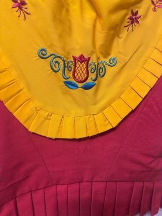 Vestido de huertana floral con volantes