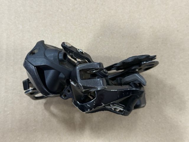 Cambio trasero Shimano Deore XT rd-m8050 di2