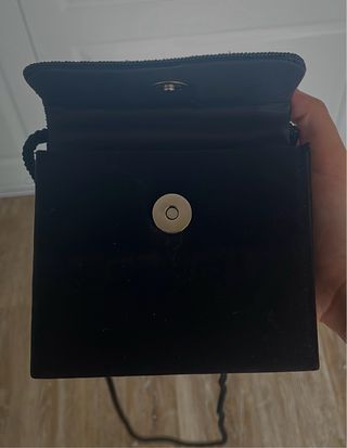BOLSO DE FIESTA NEGRO CON ABALORIOS
