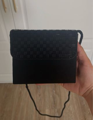 BOLSO DE FIESTA NEGRO CON ABALORIOS